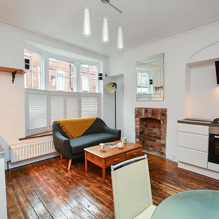 The Location- 1 Free Private Parking Space - 60 Second Walk 2 Minster! 约克 外观 照片