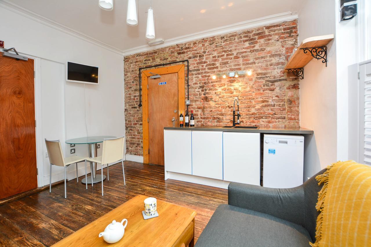 The Location- 1 Free Private Parking Space - 60 Second Walk 2 Minster! 约克 外观 照片